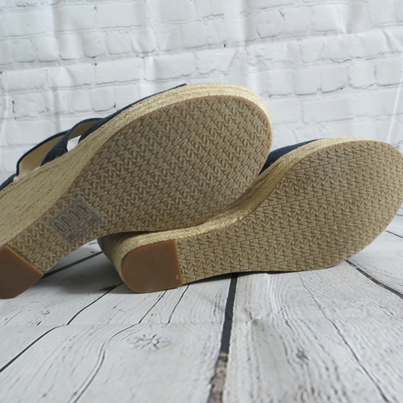 Michael Michael Kors Damita Wedge - Picture 4 of 5